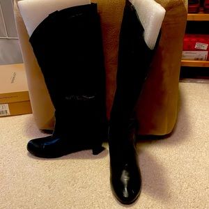 Women’s Aldo boots all leather 1.5 inch heel. Very good condition. Worn once!